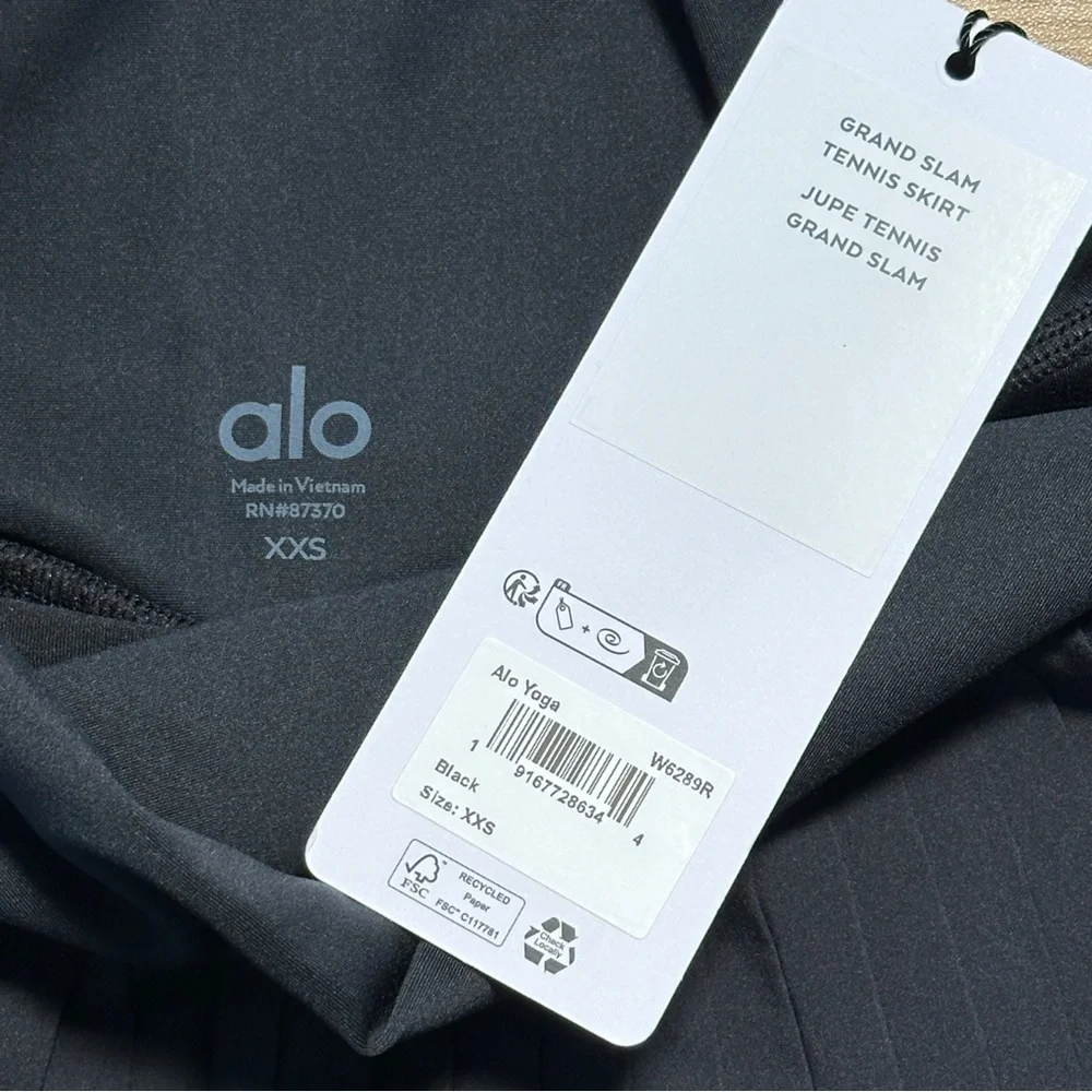 NWT Alo Yoga Grand Slam Tennis Skirt in black